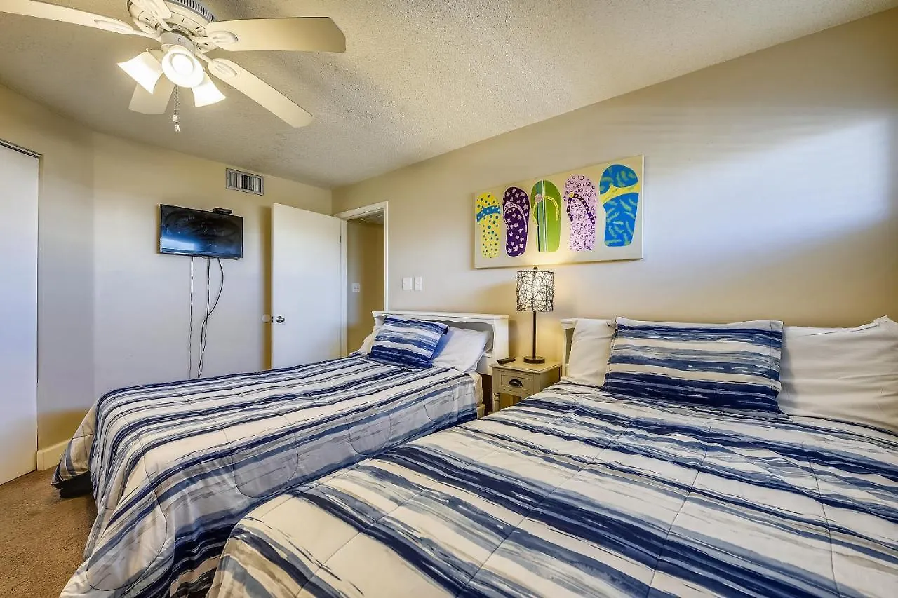 Semesterbostad Aquavista Condominiums #206-W By Book That Condo Panama City Beach